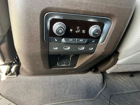 Used 2021 Chevrolet Tahoe Z71 w/ Z71 Off-Road Package image 24