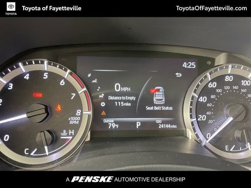 Used 2023 Toyota Highlander XLE AWD/4WD image 36