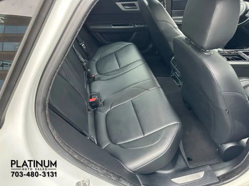 Used 2017 Jaguar XF Premium image 13