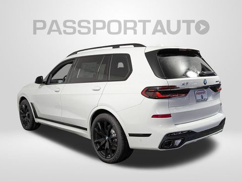 New 2026 BMW X7 xDrive40i image 3