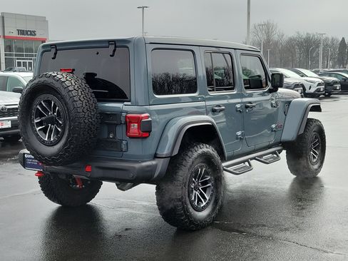 Used 2024 Jeep Wrangler Unlimited Rubicon image 4