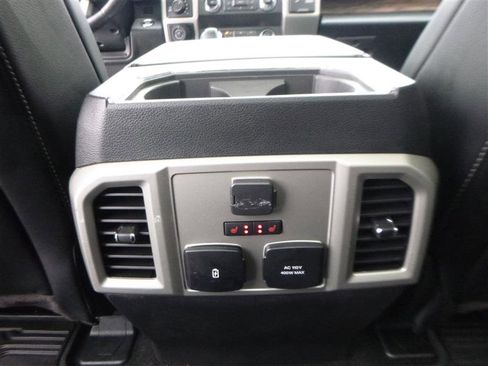 Used 2019 Ford F150 Lariat w/ Equipment Group 502A Luxury image 20