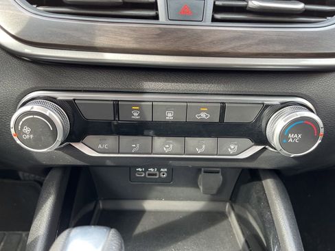 Used 2024 Nissan Altima 2.5 SV image 29