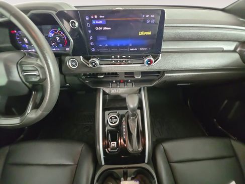 Certified 2024 Chevrolet Colorado Trail Boss w/ Advanced Trailering Package AWD/4WD image 11