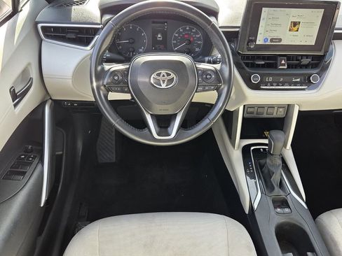 Used 2023 Toyota Corolla Cross LE image 7