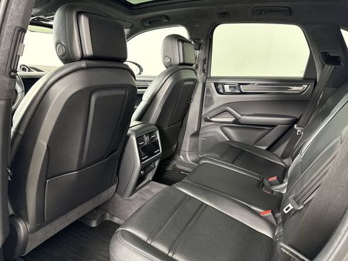 Certified 2023 Porsche Cayenne GTS AWD/4WD image 26