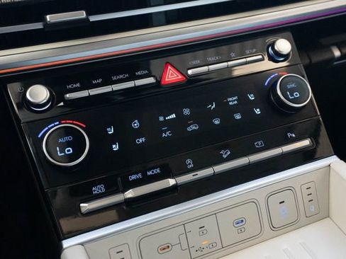 Used 2024 Hyundai Santa Fe Calligraphy image 29