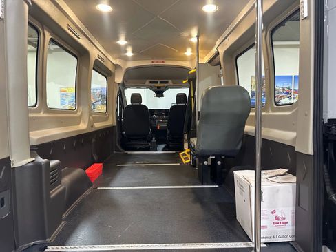 Used 2020 Ford Transit 150 Medium Roof image 24