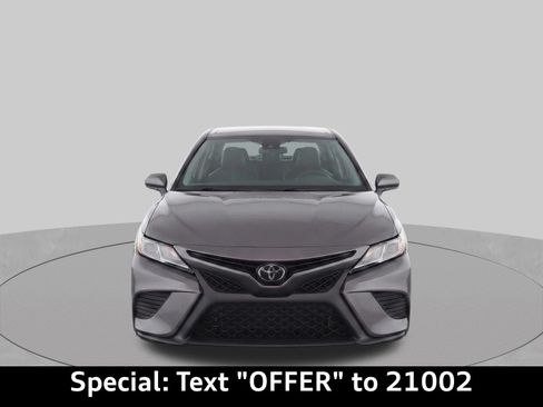 Used 2018 Toyota Camry SE FWD image 6
