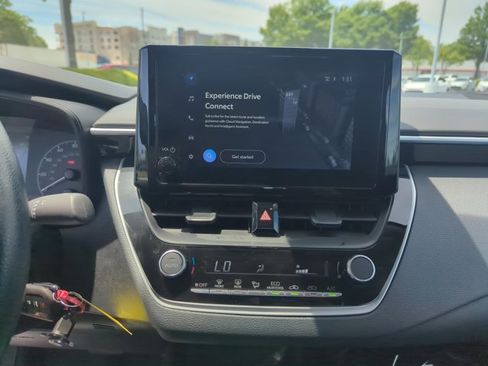Used 2025 Toyota Corolla LE FWD image 16