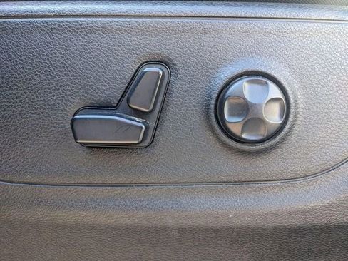 Used 2020 RAM 1500 Big Horn AWD/4WD image 13