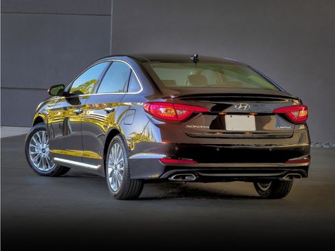 Used 2017 Hyundai Sonata Limited w/ Cargo Package FWD image 1