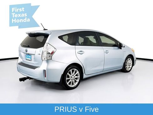 Used 2014 Toyota Prius V Five image 7