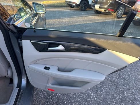 Used 2014 Mercedes-Benz CLS 550 image 17