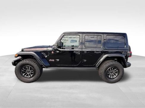 Used 2025 Jeep Wrangler Unlimited Rubicon AWD/4WD image 3