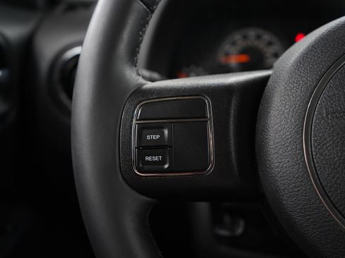 Used 2014 Jeep Patriot Latitude image 23