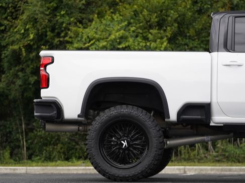 Used 2025 Chevrolet Silverado 2500 LTZ w/ LTZ Plus Package AWD/4WD image 5