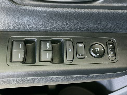 Used 2025 Honda CR-V LX image 15