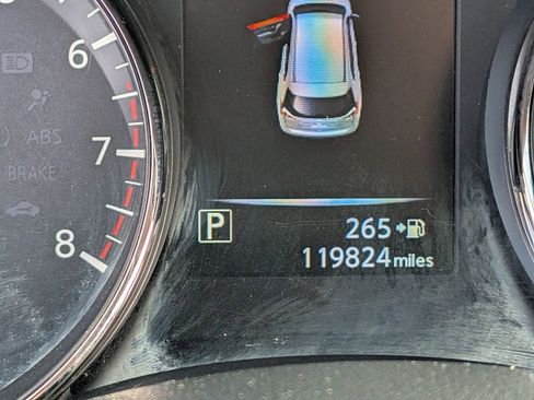 Used 2017 Nissan Rogue SV FWD image 28