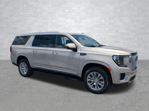 Used 2024 GMC Yukon XL Denali image 10