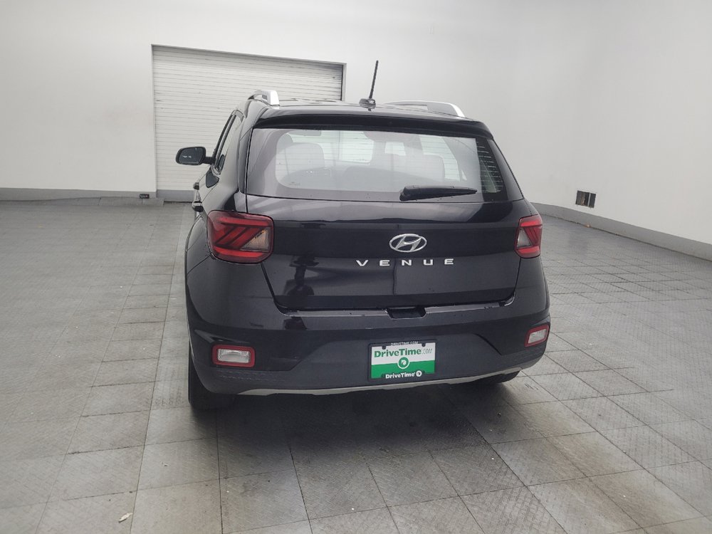Used 2023 Hyundai Venue SEL FWD image 6