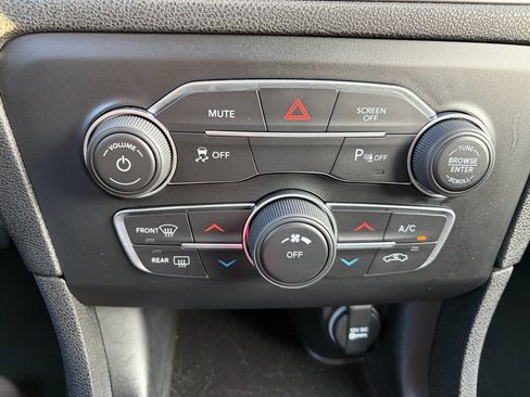 Used 2023 Dodge Charger SXT image 17