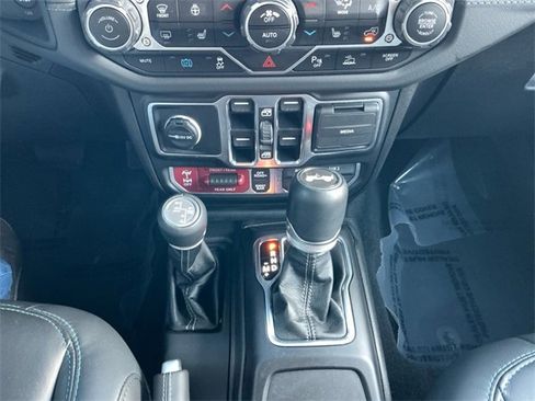 Used 2024 Jeep Wrangler Unlimited Rubicon 4xe image 15