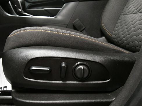 Used 2021 Chevrolet Equinox LT image 11