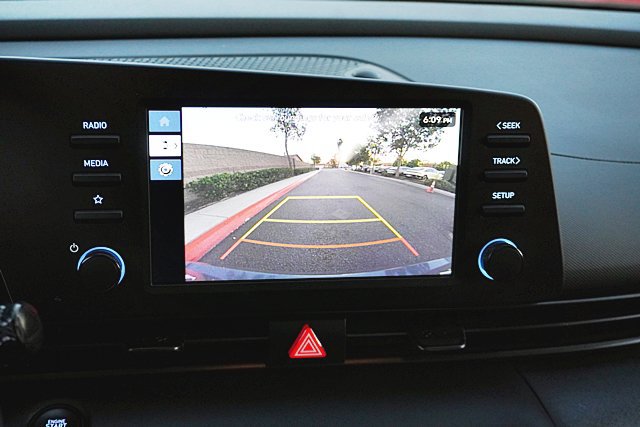 Certified 2025 Hyundai Elantra Sport FWD image 35