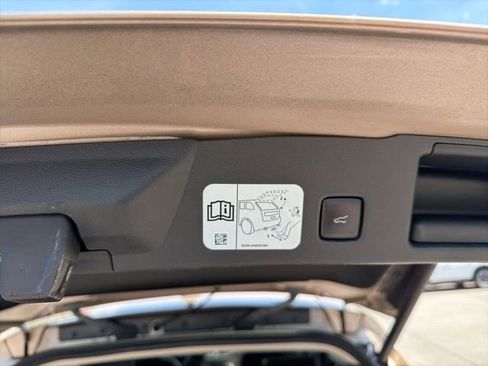 Used 2020 Ford Escape SEL FWD image 11