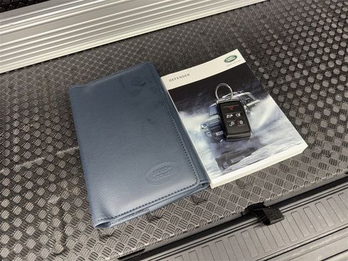 Used 2021 Land Rover Defender 90 X-Dynamic S image 75