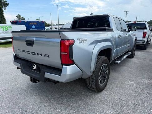 Used 2025 Toyota Tacoma TRD Sport AWD/4WD image 3