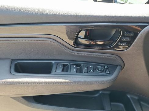 Used 2023 Honda Odyssey Elite image 13