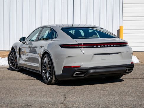 New 2026 Porsche Panamera 4 image 3