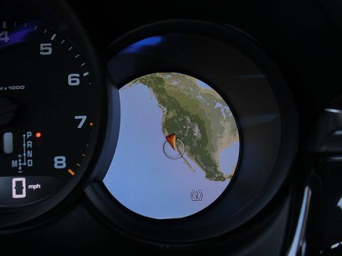 Used 2019 Porsche Macan AWD/4WD image 30