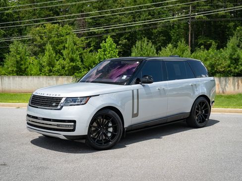 Used 2023 Land Rover Range Rover Long Wheelbase SE AWD/4WD image 4