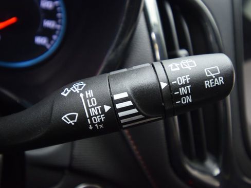 Used 2022 Chevrolet Equinox RS w/ Infotainment Package image 36