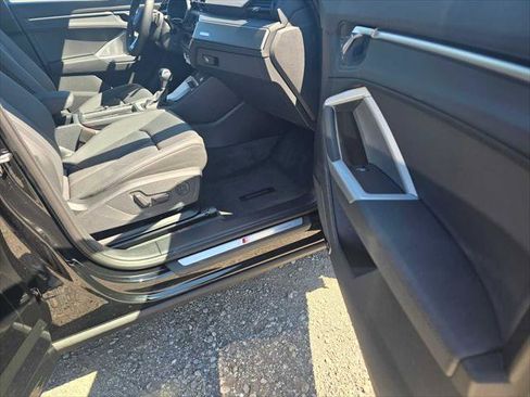 New 2025 Audi Q3 2.0T Premium image 10