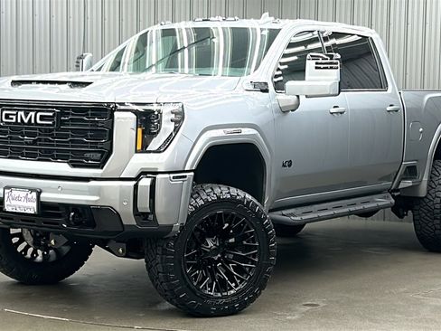 Used 2026 GMC Sierra 2500 AT4 w/ AT4 Preferred Package image 1