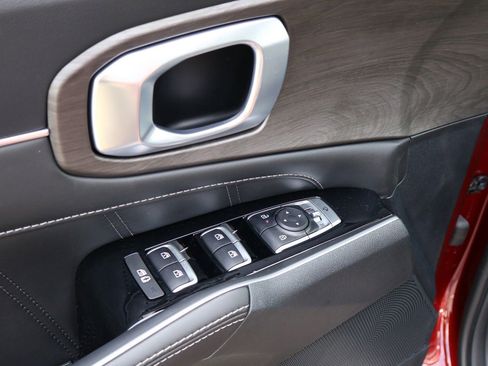 Used 2024 Kia Sorento SX image 26