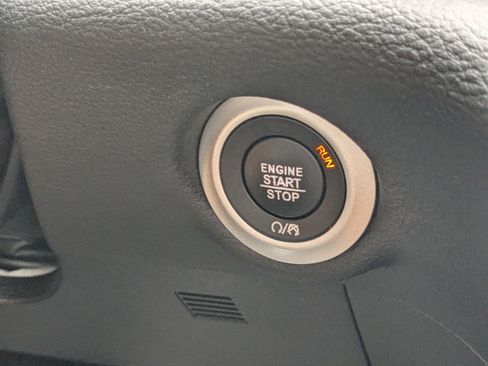 Used 2021 Chrysler Pacifica Pinnacle image 28