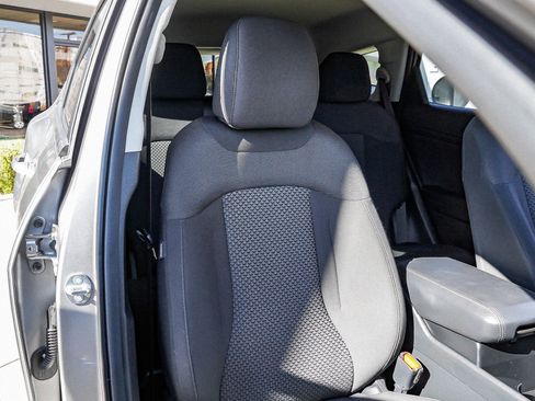 Used 2025 Kia Sportage LX image 23