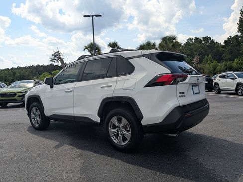Used 2022 Toyota RAV4 XLE AWD/4WD image 3