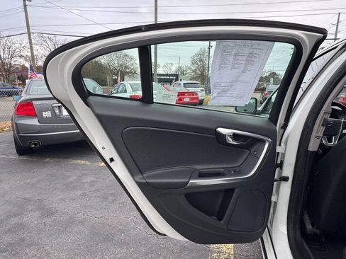 Used 2012 Volvo S60 T5 w/ Multimedia Pkg FWD image 12