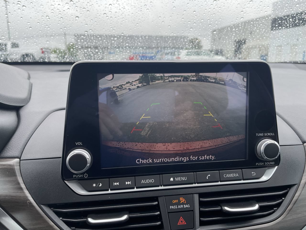 Used 2025 Nissan Altima 2.5 SV FWD image 14
