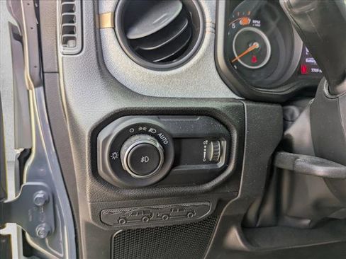 Used 2025 Jeep Wrangler Sport S image 13