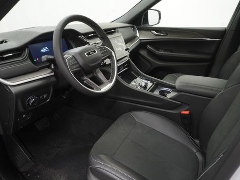 New 2026 Jeep Grand Cherokee Altitude AWD/4WD image 16