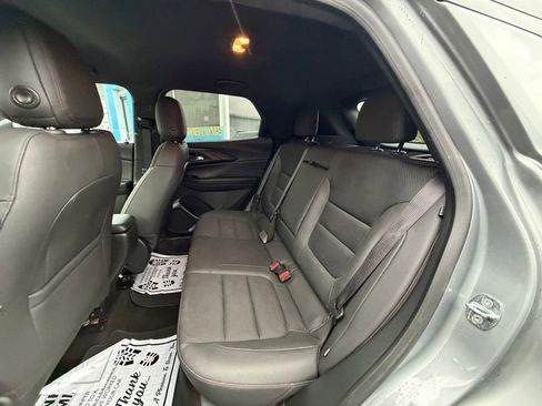 Used 2023 Chevrolet TrailBlazer RS FWD image 10
