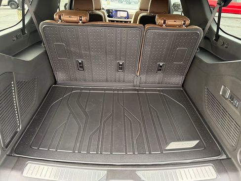 New 2026 Chevrolet Suburban High Country image 27