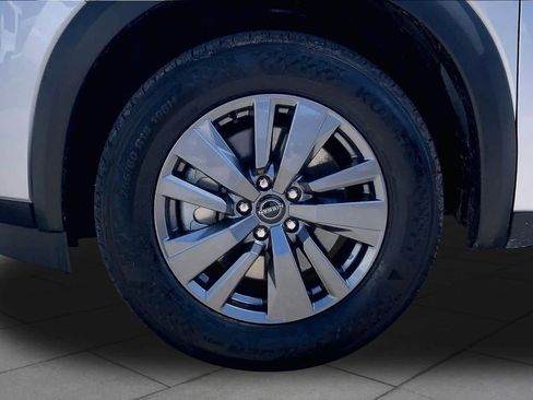 Used 2025 Nissan Pathfinder SV AWD/4WD image 10